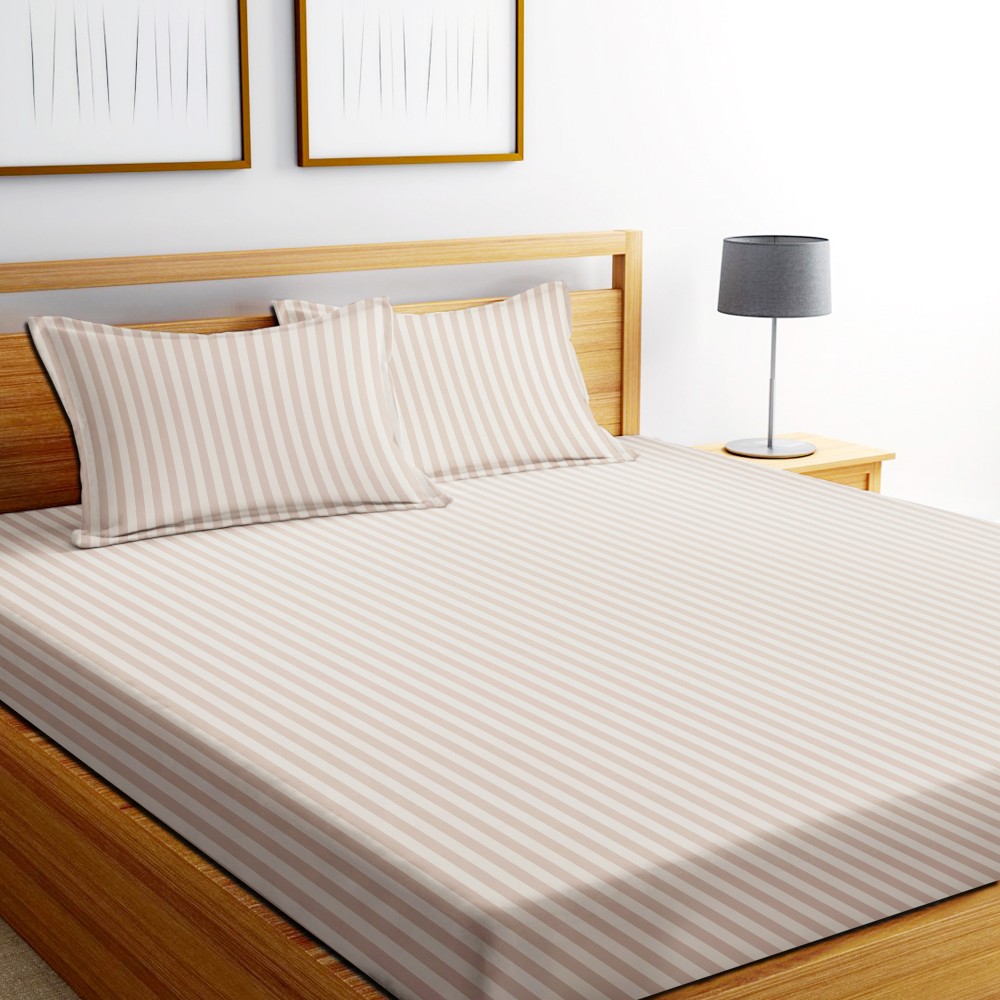 Dream Living Stripes Microfiber King Size Bedsheet with 2 Pillow Covers ...