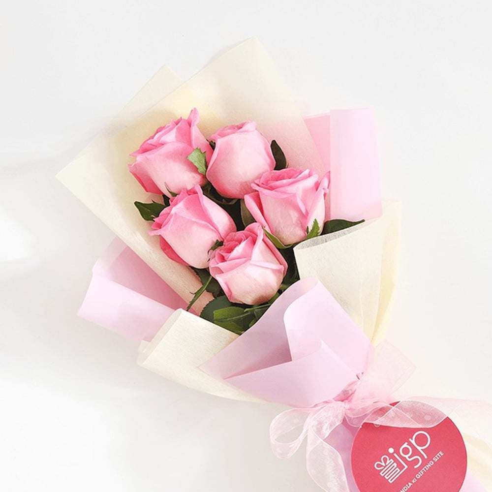 IGP - Enchanting Roses Bouquet Price - Buy Online at Best Price in India