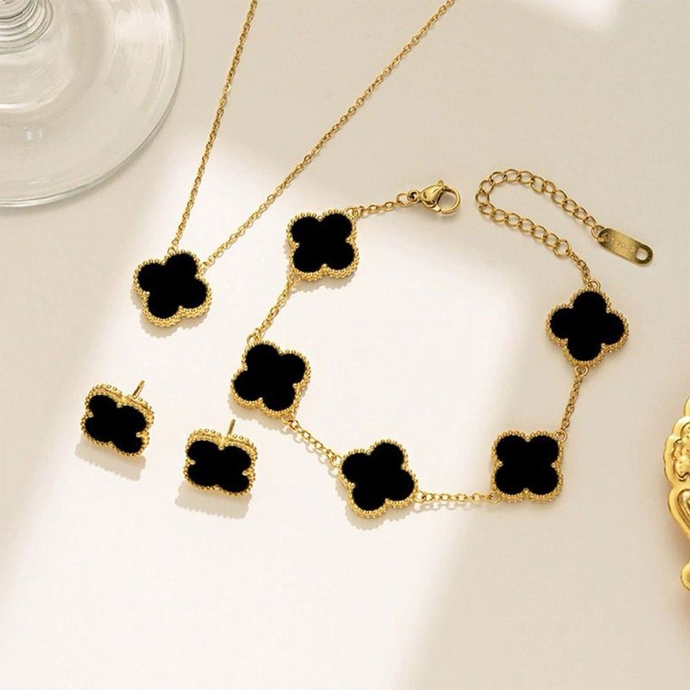 Designs & You Clover Shaped Solitaire Contemporary Necklace Set (Black ...